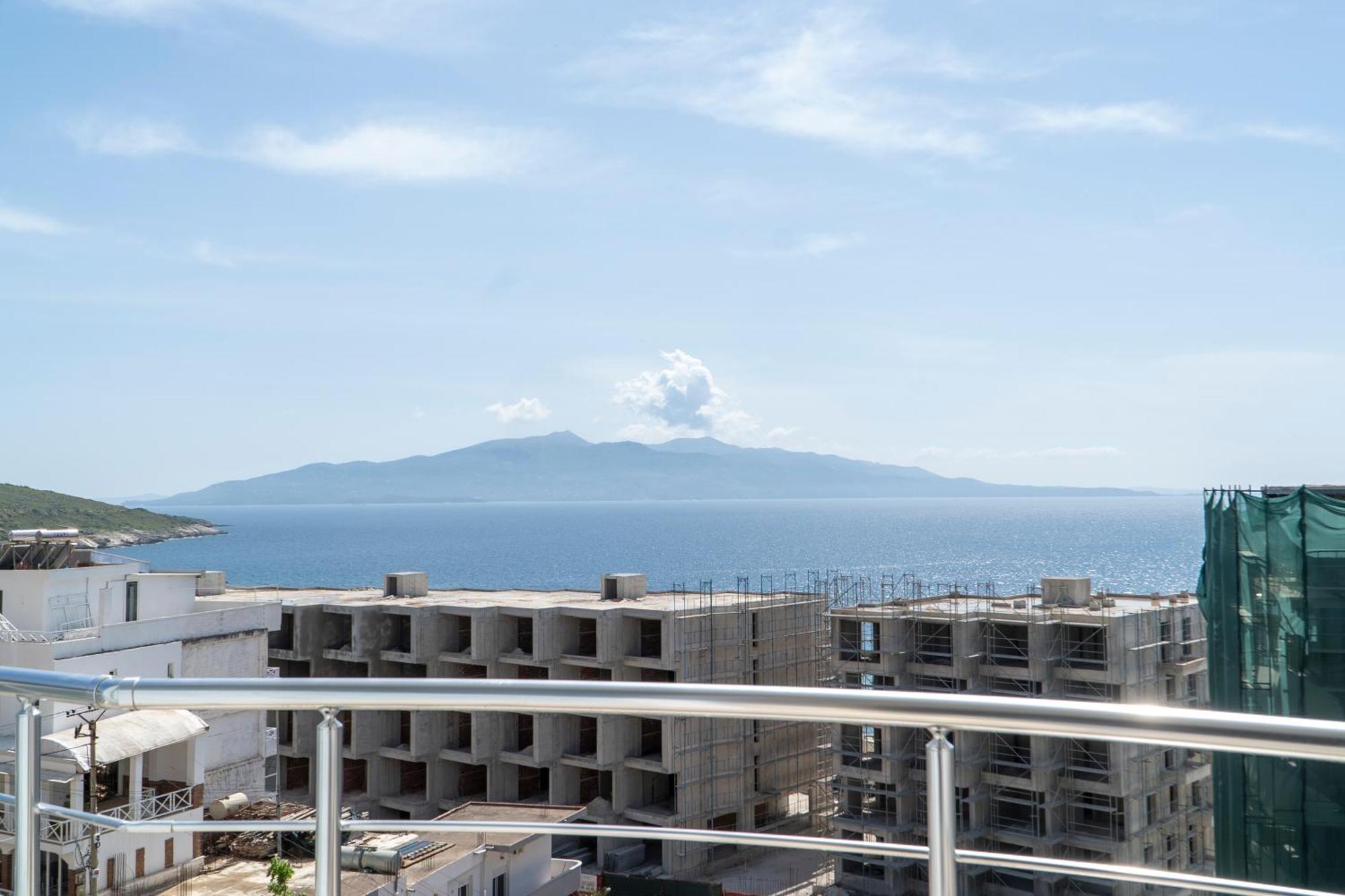 Hotel Blue Sky Sarandë Eksteriør billede