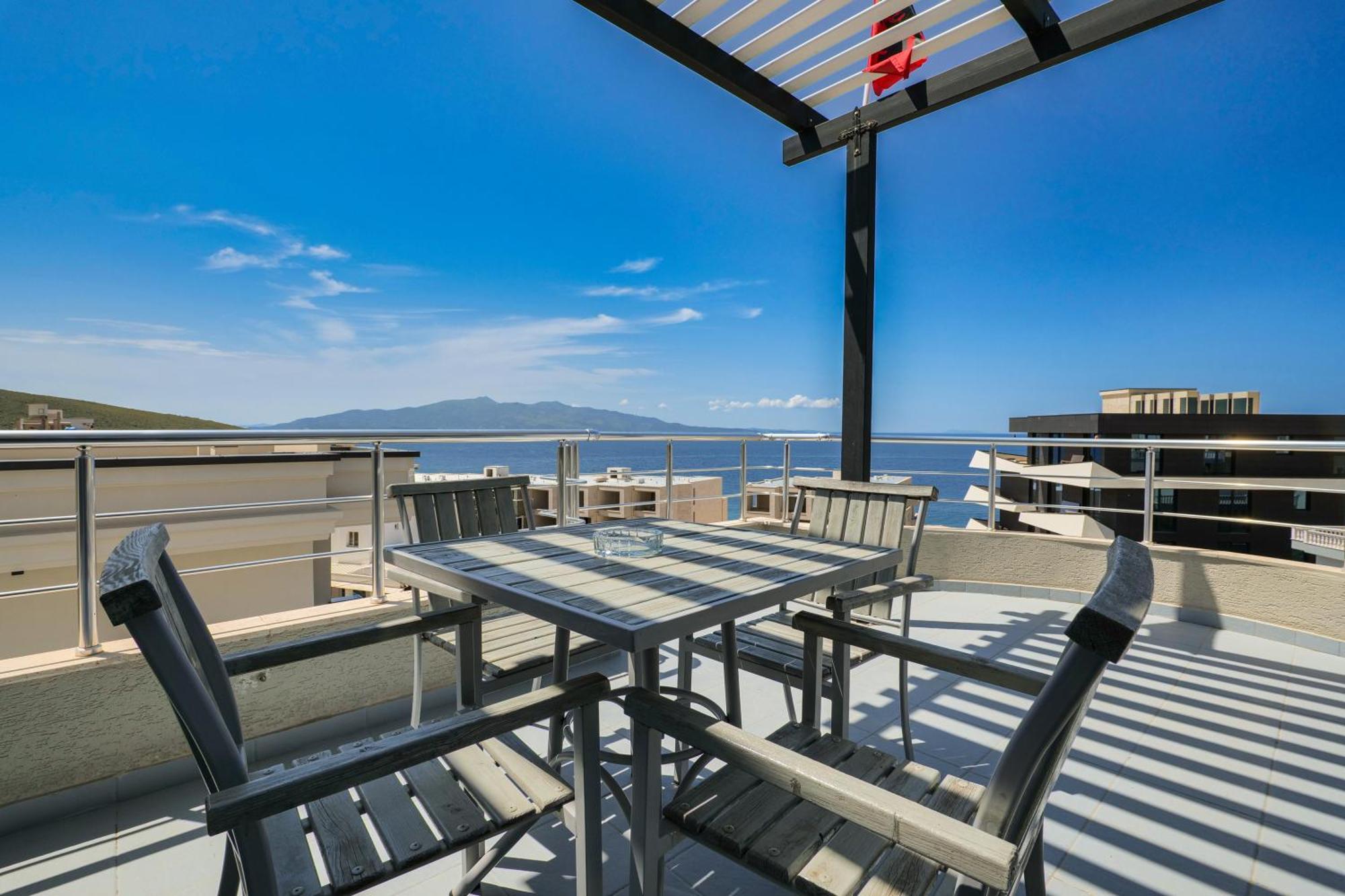 Hotel Blue Sky Sarandë Eksteriør billede