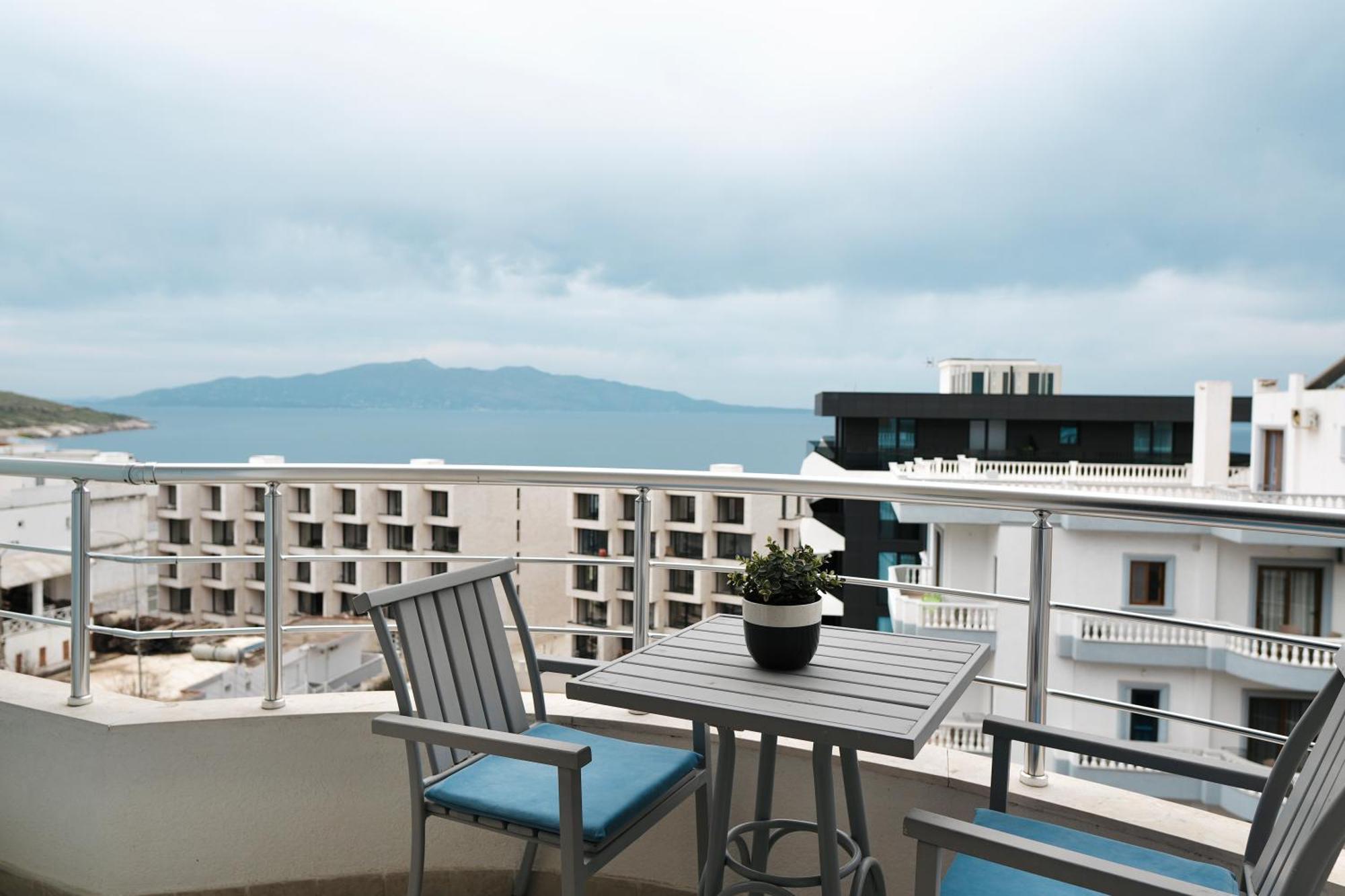 Hotel Blue Sky Sarandë Eksteriør billede