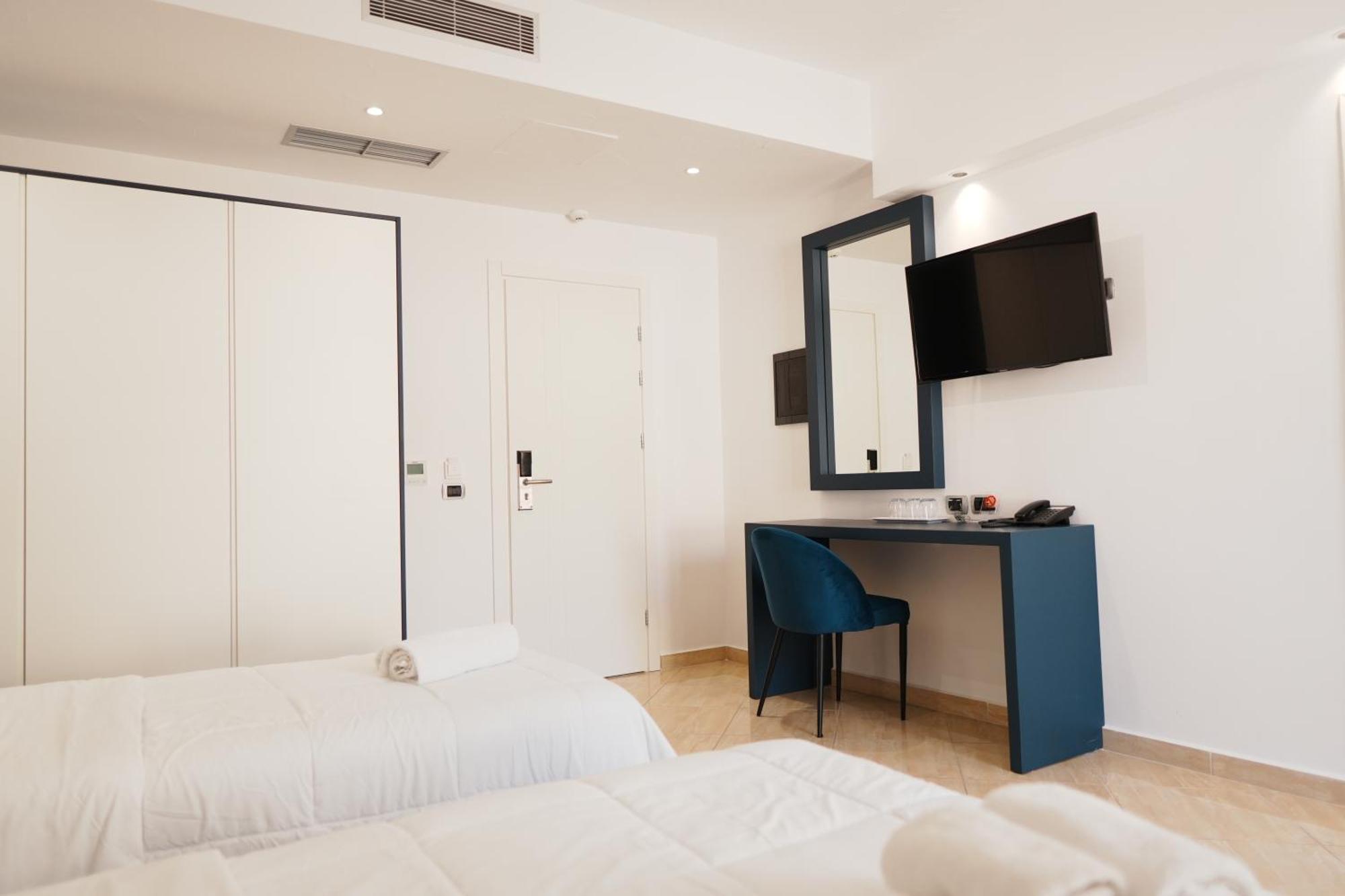 Hotel Blue Sky Sarandë Eksteriør billede