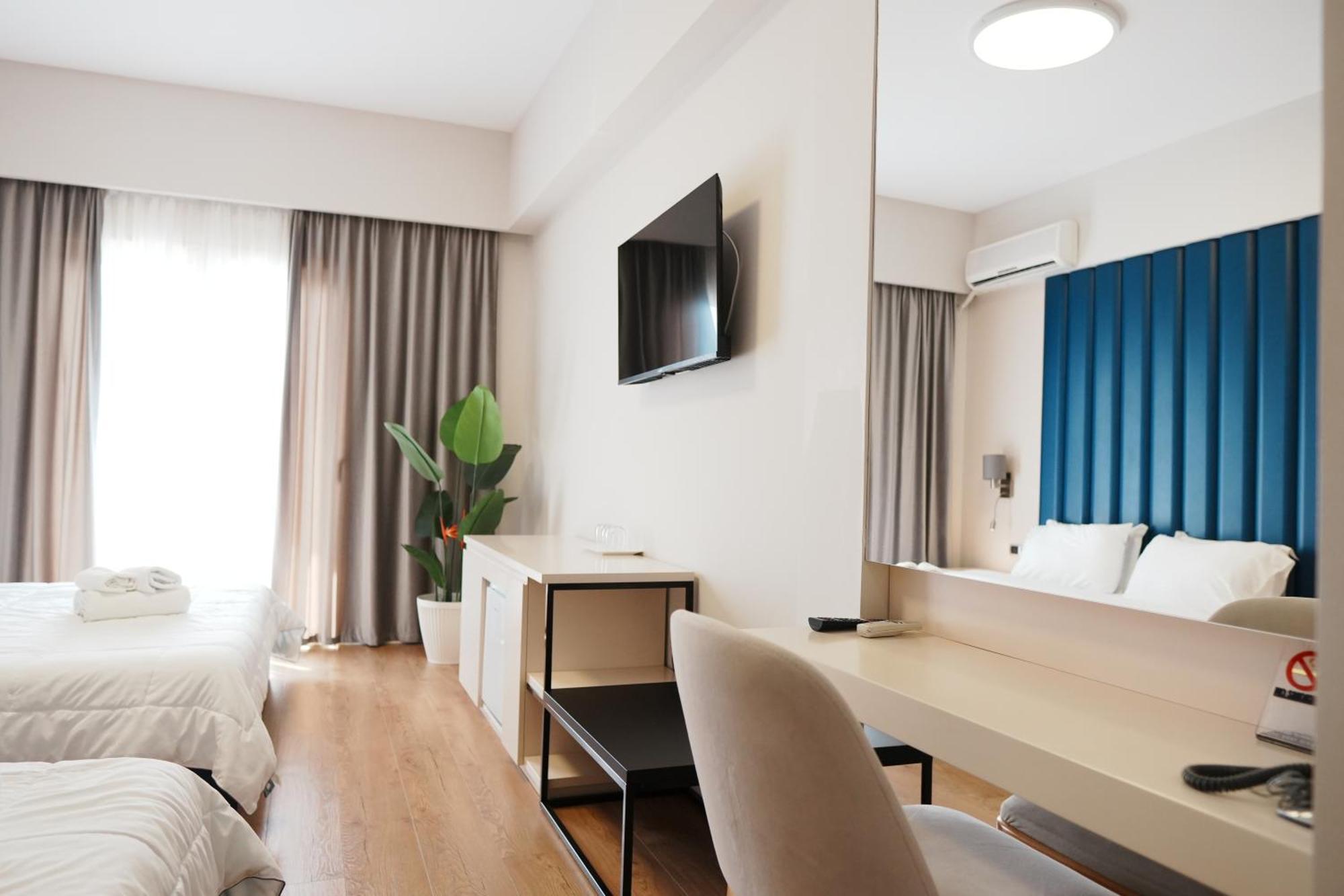Hotel Blue Sky Sarandë Eksteriør billede