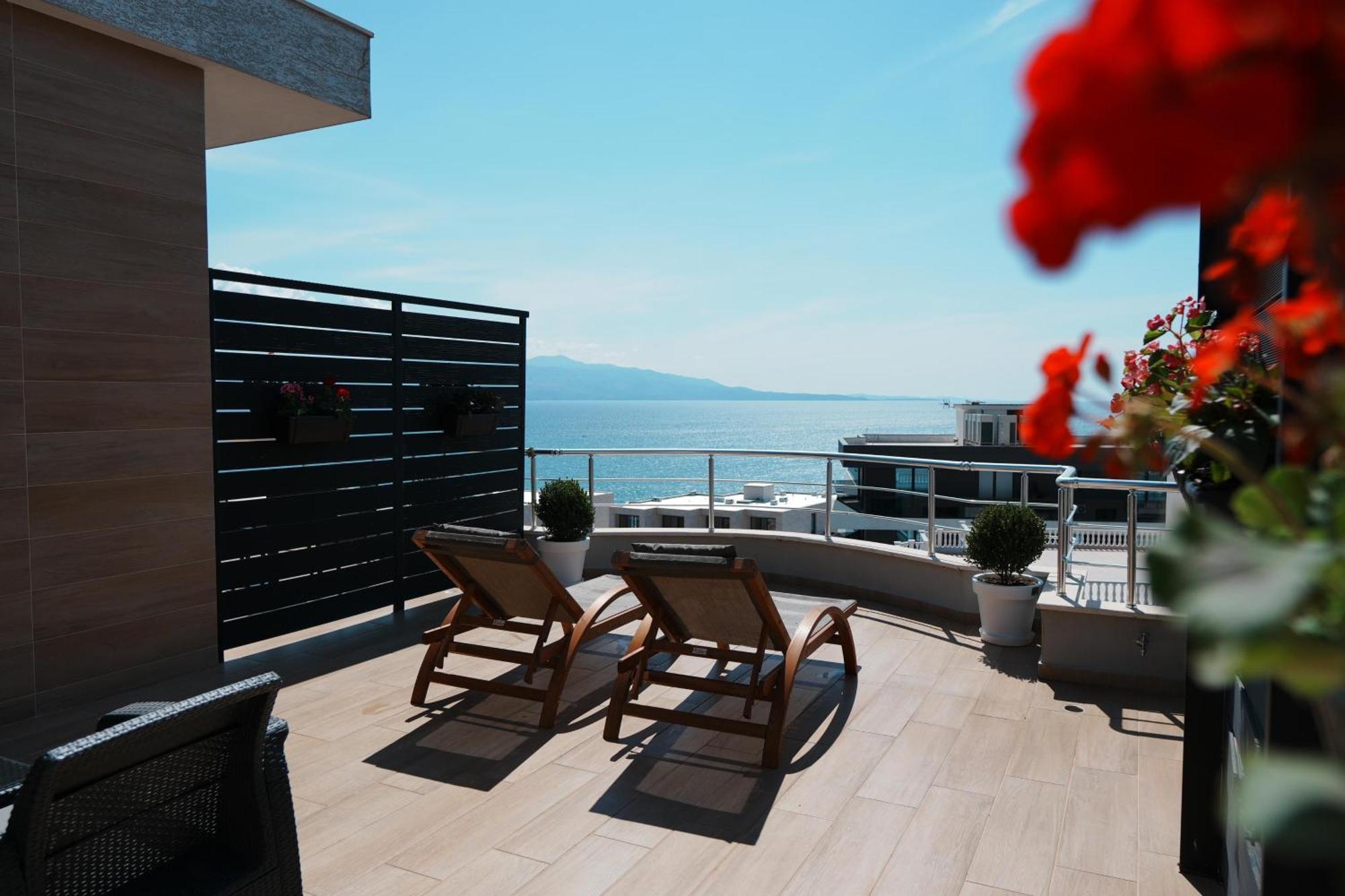 Hotel Blue Sky Sarandë Eksteriør billede